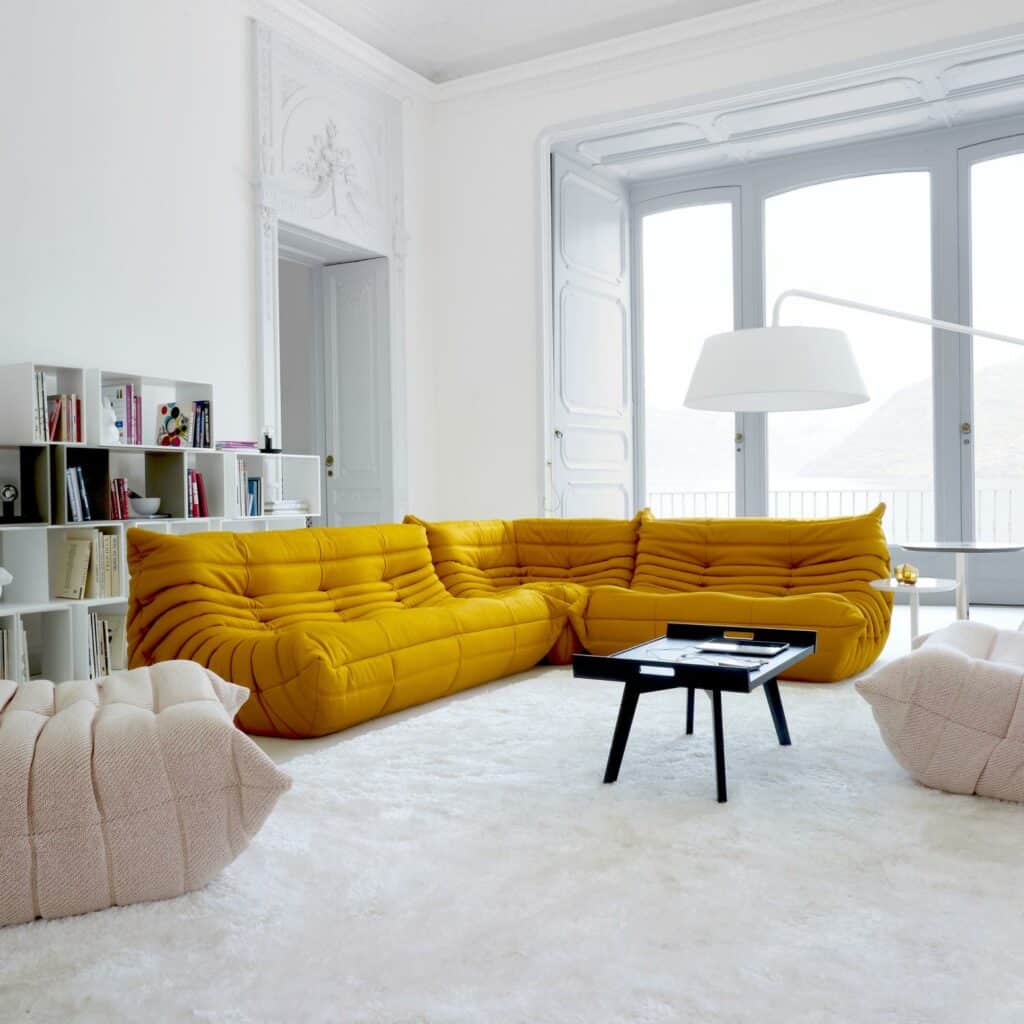 Canapé Togo jaune Ligne Roset