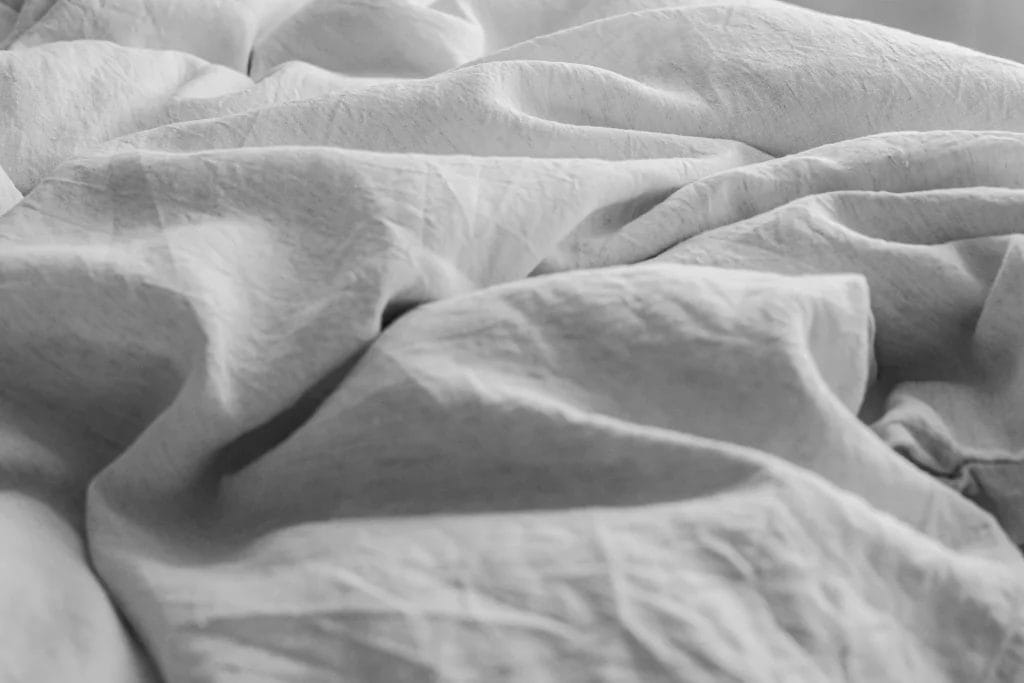 Linge de lit gris en lin